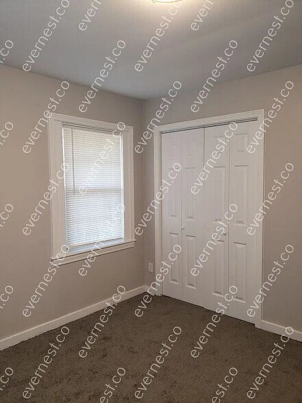 Building Photo - 729 McCluer Rd