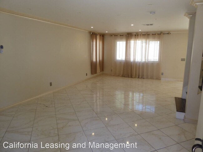 Building Photo - 5 br, 3.5 bath House - 27544 Bernina Avenue