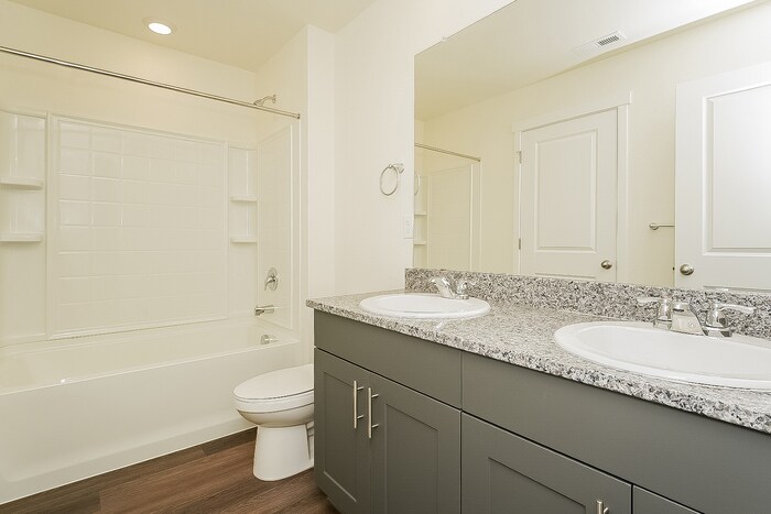 Building Photo - 13405 Oneida Ln