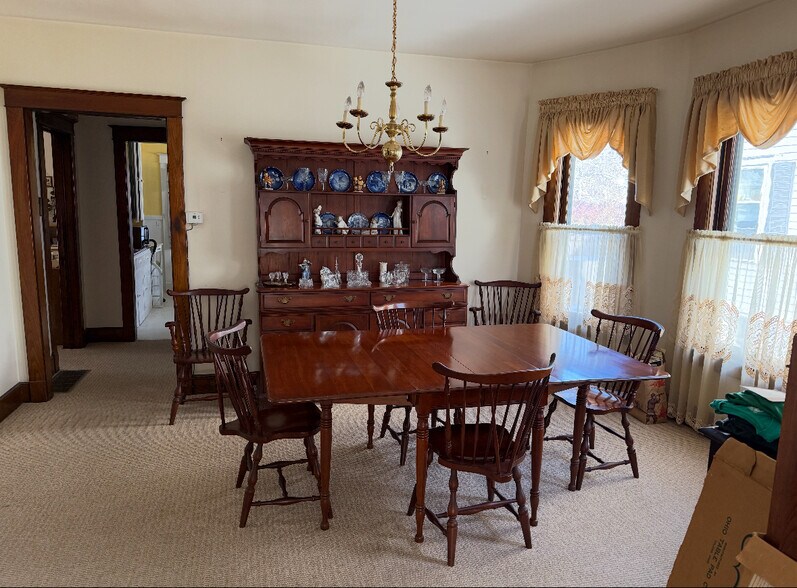 Building Photo - 40 Bennett Ave