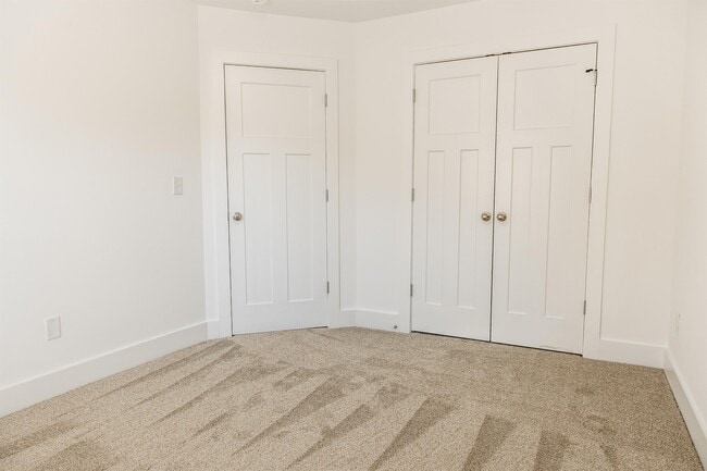 Building Photo - 528 Nova Ln