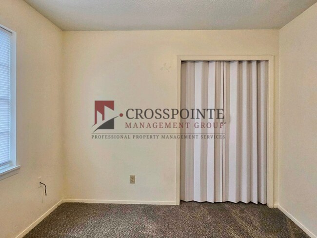 Building Photo - Tour Today! Cozy 3 Bedroom Unit!