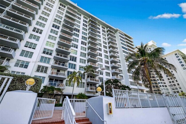 Building Photo - 5700 Collins Ave