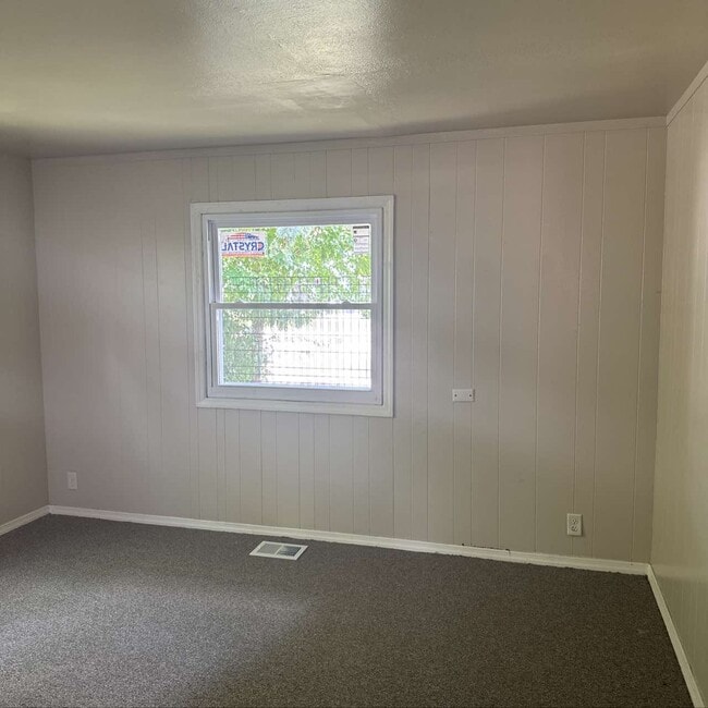 Building Photo - 5817 N Teutonia Ave