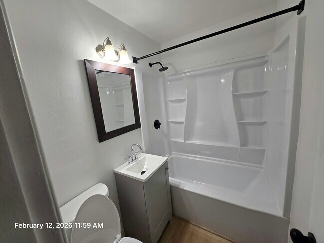 Building Photo - 6013 NE 10th Ave