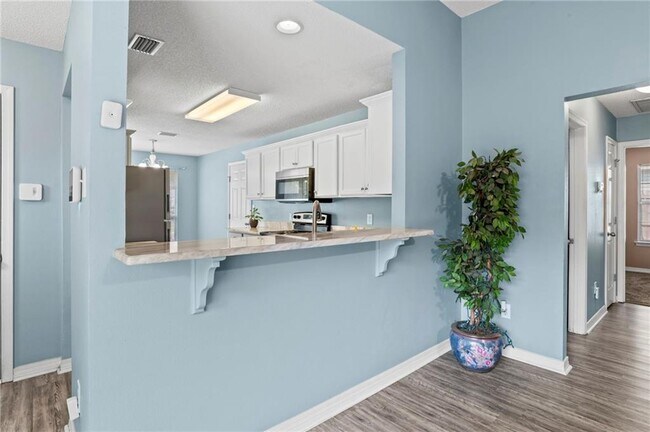 Building Photo - 8650 E Hamilton Bridges Dr