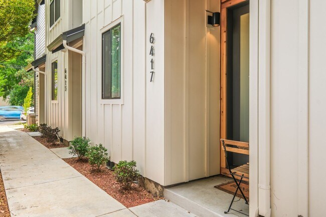 Building Photo - 6417 N Greenley Ave #4
