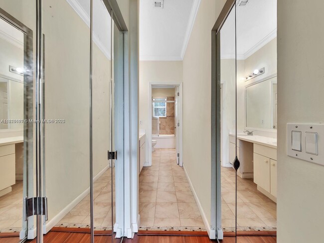 Building Photo - 858 NW 170th Terrace