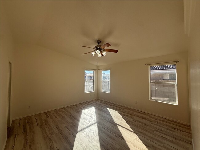 Building Photo - 2748 Southern Ave