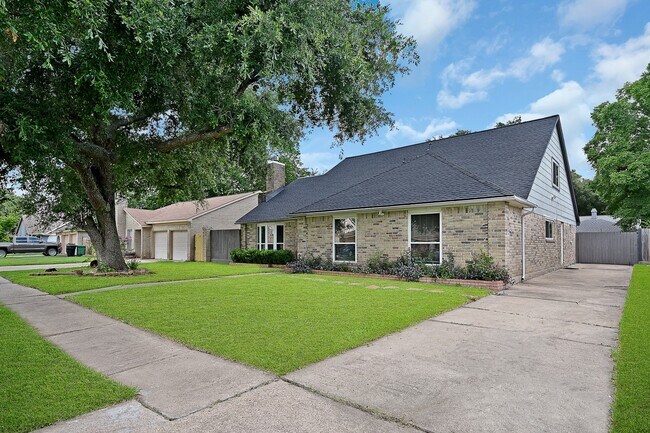 Building Photo - 12714 Huntington Field Dr