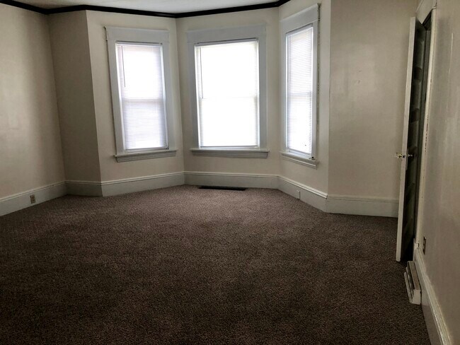 Living Room - 106 OH-151