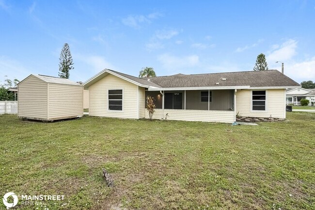 Building Photo - 10720 Figtree Ct