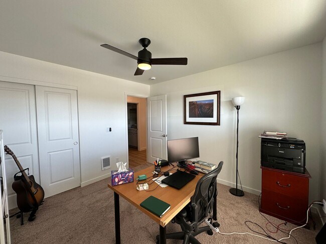 Building Photo - MOVE IN SPECIAL - Beautiful Newer 3 Bedroom / 2 Bath Home in NE Madras