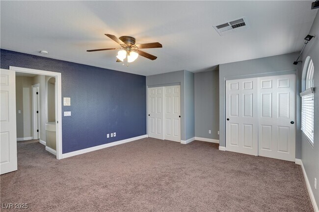 Building Photo - 10990 Fishers Island St