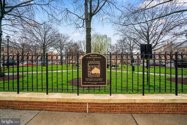 Building Photo - 1120 S Kenwood Ave