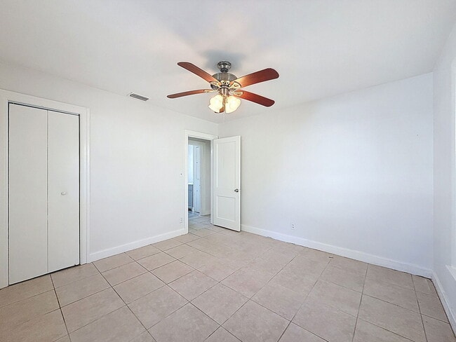 Building Photo - 1844 27th St S