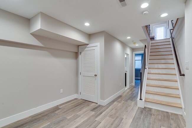Building Photo - Brand New Luxury Home Brewerytown