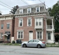 Building Photo - 261 Main St