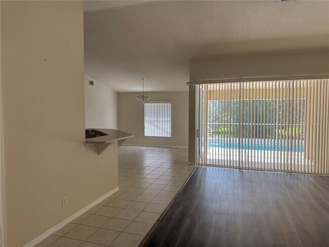 Building Photo - 2018 SW 30th St