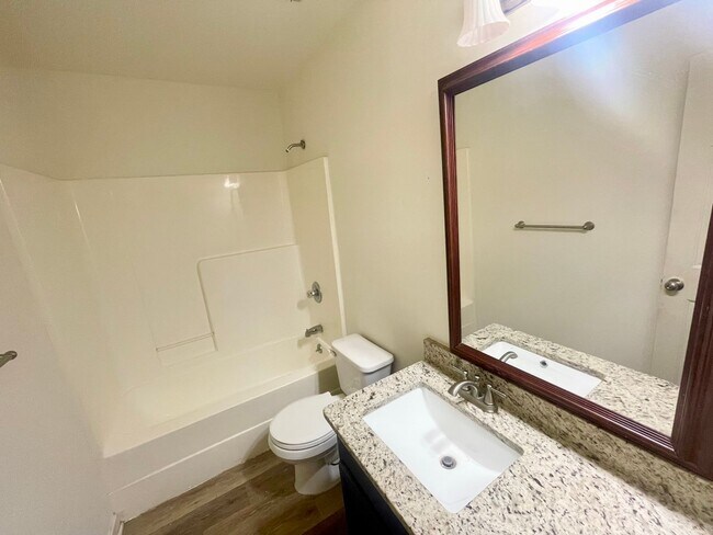 Building Photo - 242 Village Cove