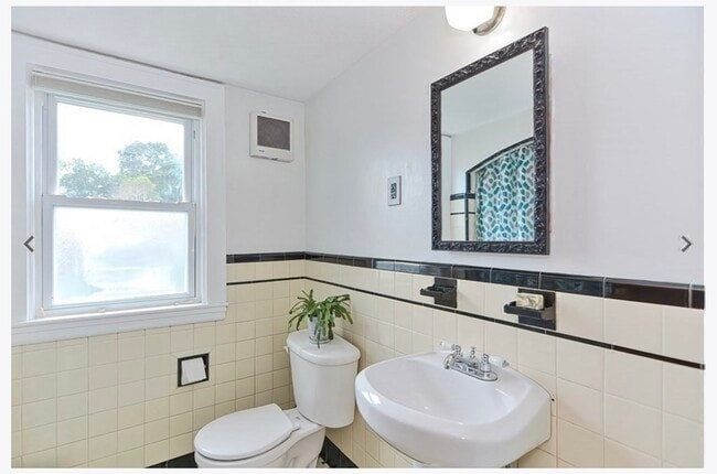 Building Photo - 36 Alleyne St