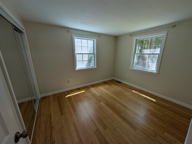 Building Photo - 28 Flutter St