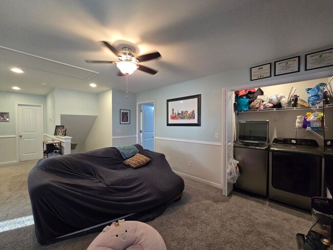 Building Photo - 335 Niblick Dr