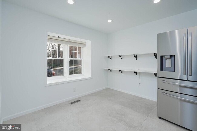 Building Photo - 10246 Arizona Cir