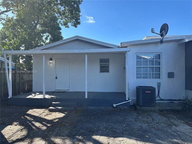 Primary Photo - 1920 NW 4th St