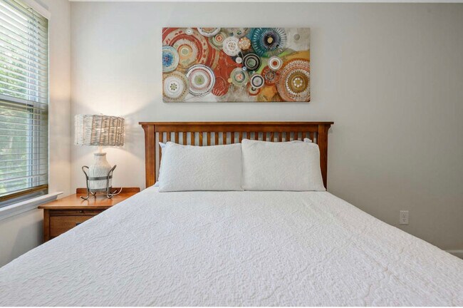 Building Photo - 155 Rossell Park Cir