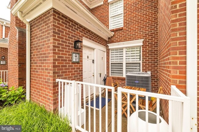 Building Photo - 1645 International Dr