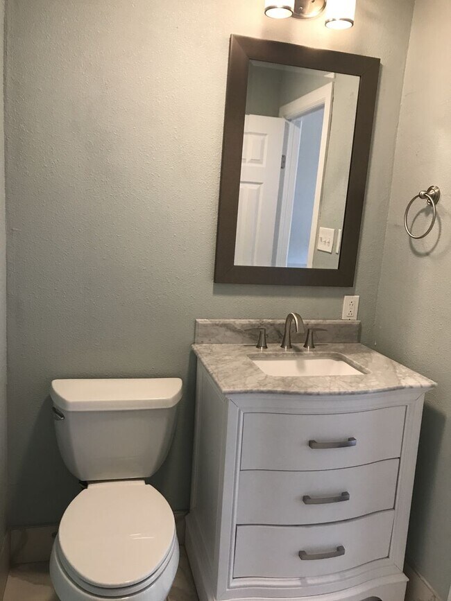 Building Photo - Pre Leasing for fall 2026! 3/2 in Tech Terrace