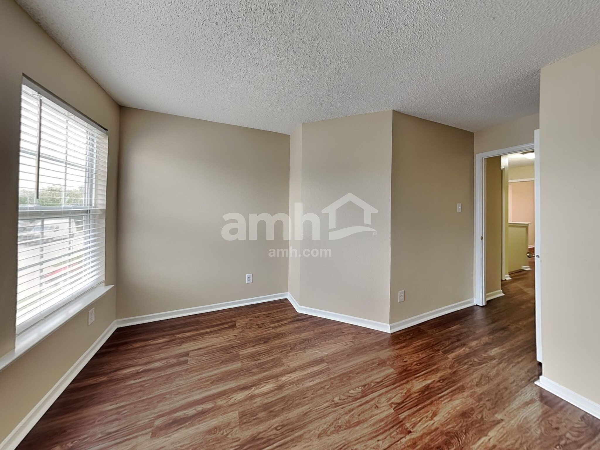 Building Photo - 8325 Weathervane Cir