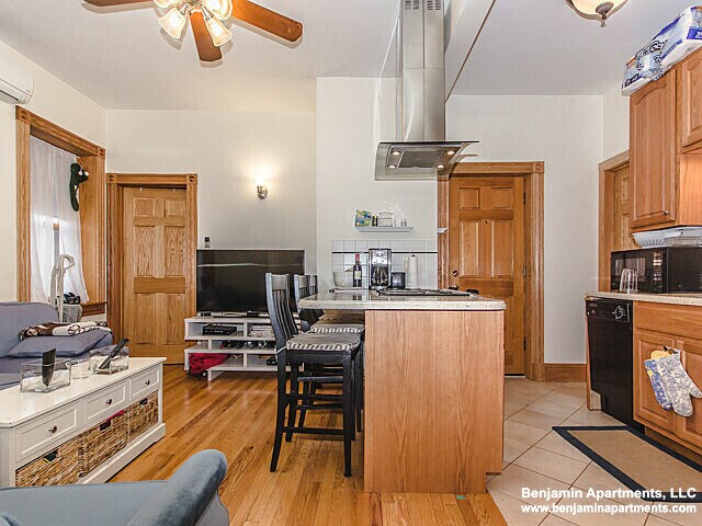 Primary Photo - 31 Myrtle St