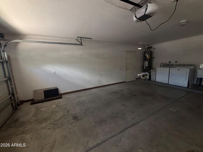 Building Photo - 1461 W Foy Dr