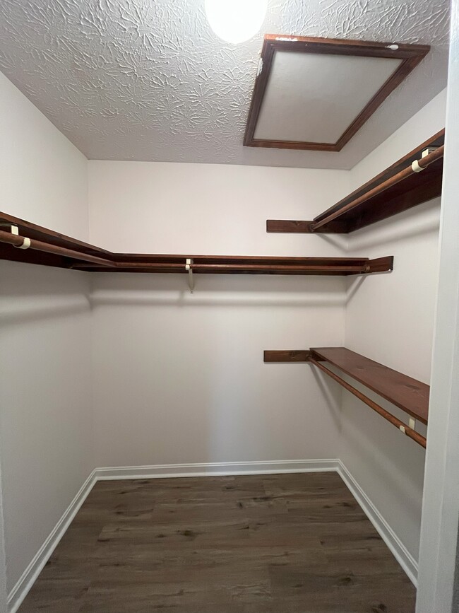 Building Photo - 44710 Beechwood Ct