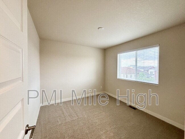 Building Photo - 11220 Uptown Ave