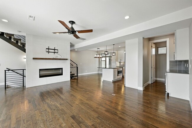 Building Photo - 5630 S Sycamore St