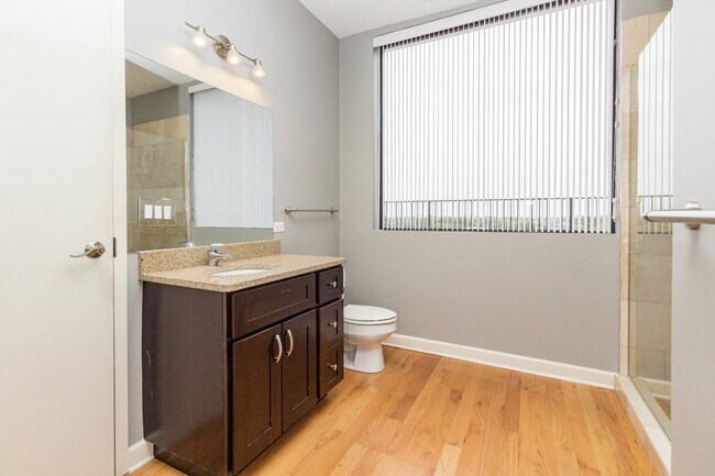 Building Photo - 4810 N Lavergne Ave