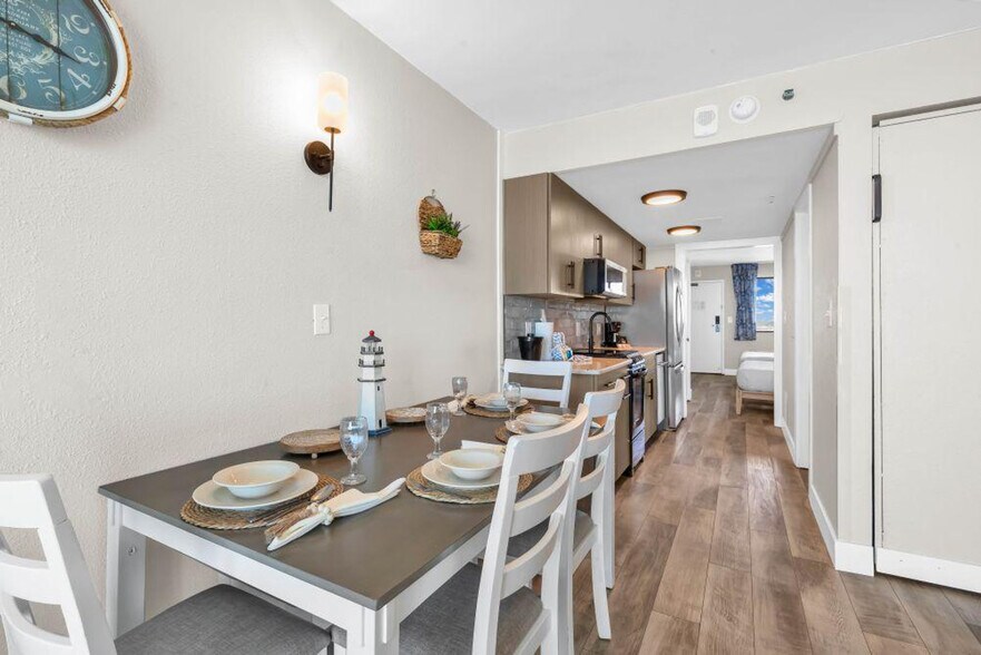 Building Photo - 2311 S Ocean Blvd