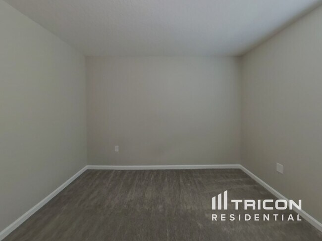Building Photo - 9337 Revere Ave