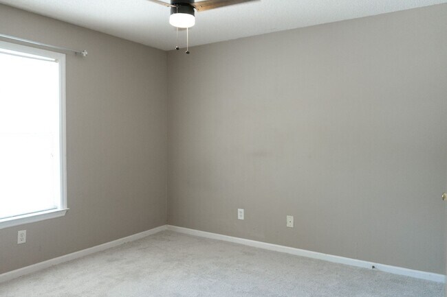Building Photo - 2039 Emerald Bay Dr