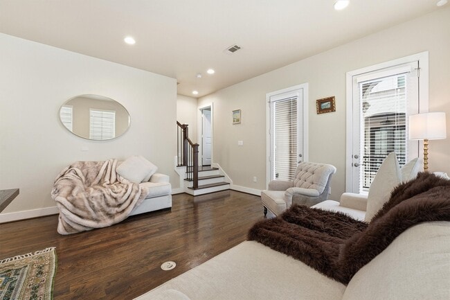 Building Photo - 2714 Freund St