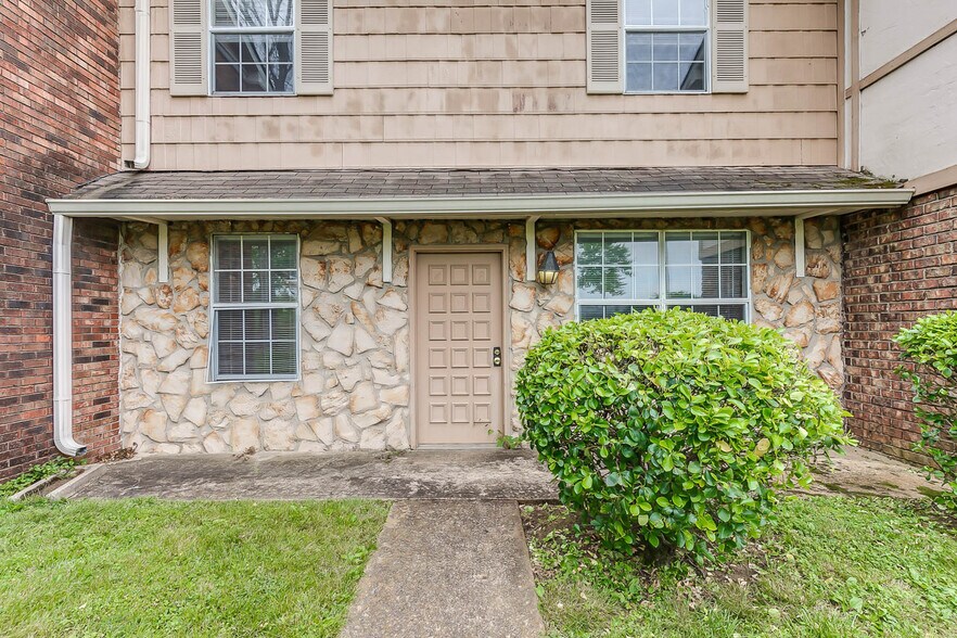 Building Photo - 1301 Neelys Bend Rd