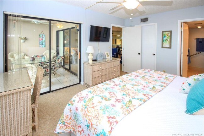 Building Photo - 4540 NE Sandpebble Trce