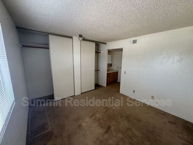 Primary Photo - 3525 E 3rd St