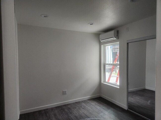 Building Photo - 1230 Leland Way
