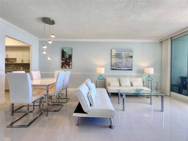 Building Photo - 3505 S Ocean Dr
