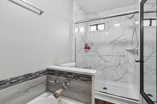 Building Photo - 4436 Emerson Dr