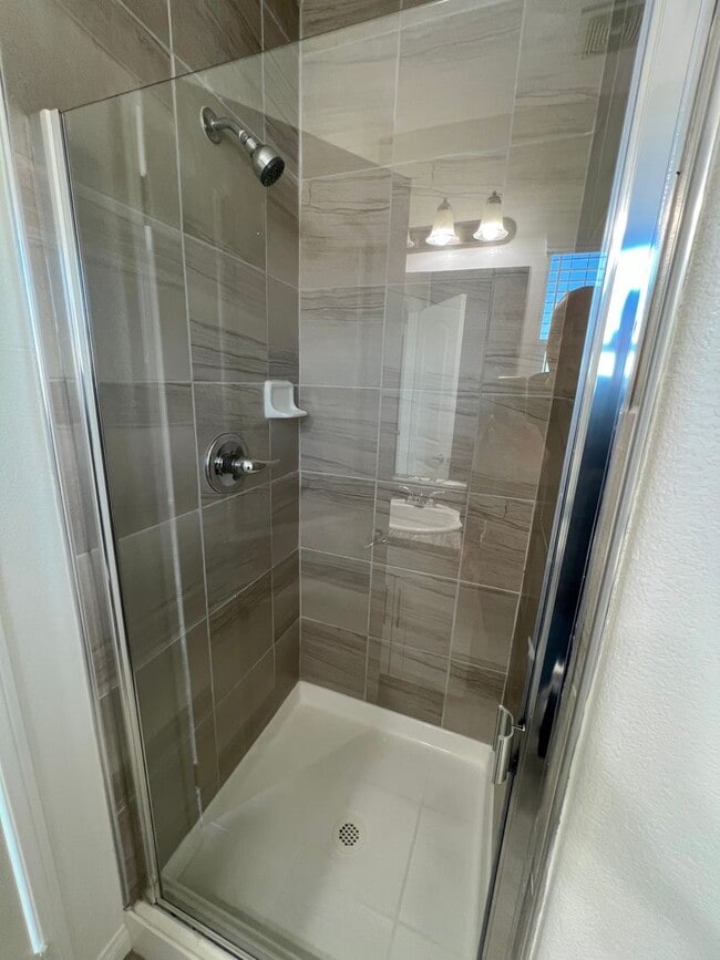 Building Photo - 4 Bedroom townhome available now in Cypress